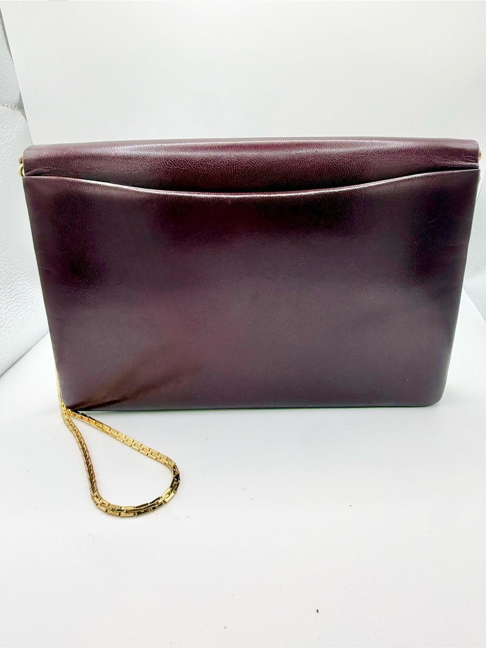 Oscar de la Renta Vintage Burgundy Leather Envelope Clutch with Gold Chain - Picture 4 of 14